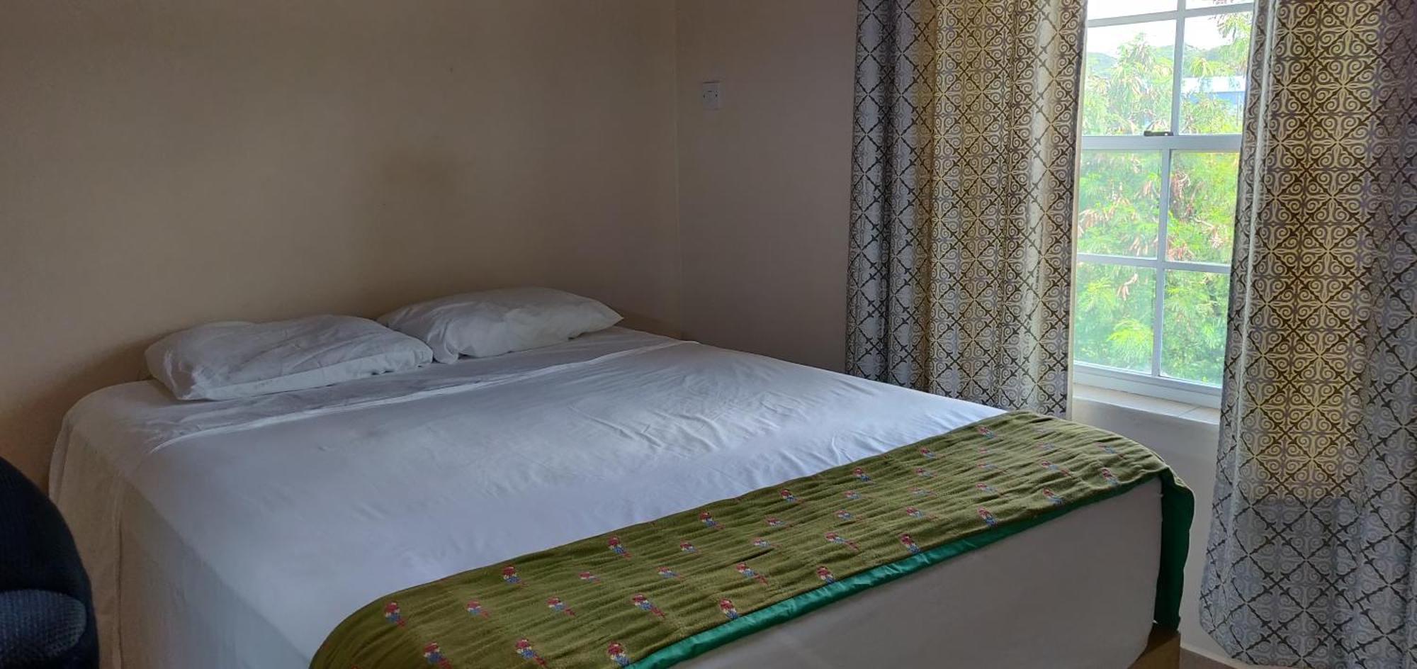 Cool Running Apartments St. George's Экстерьер фото