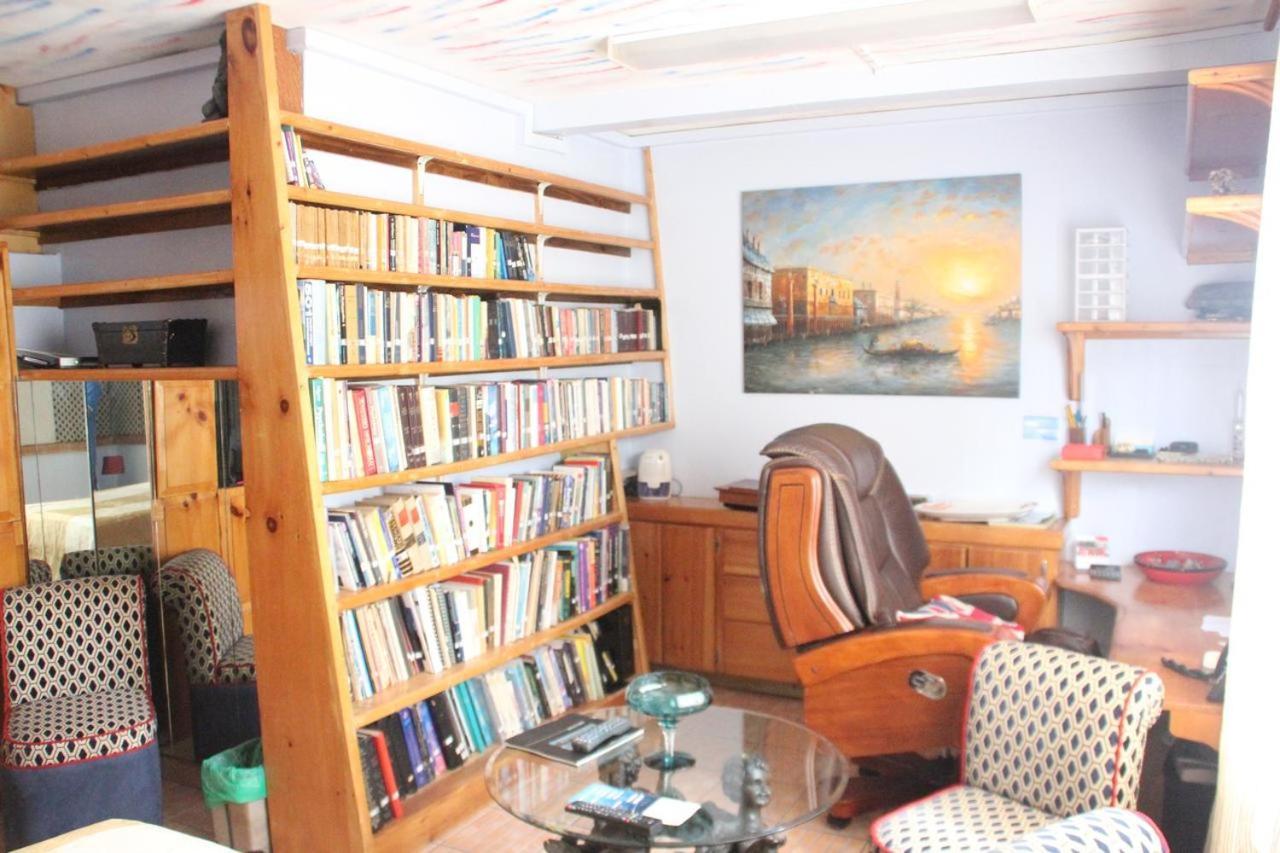 Cool Running Apartments St. George's Экстерьер фото