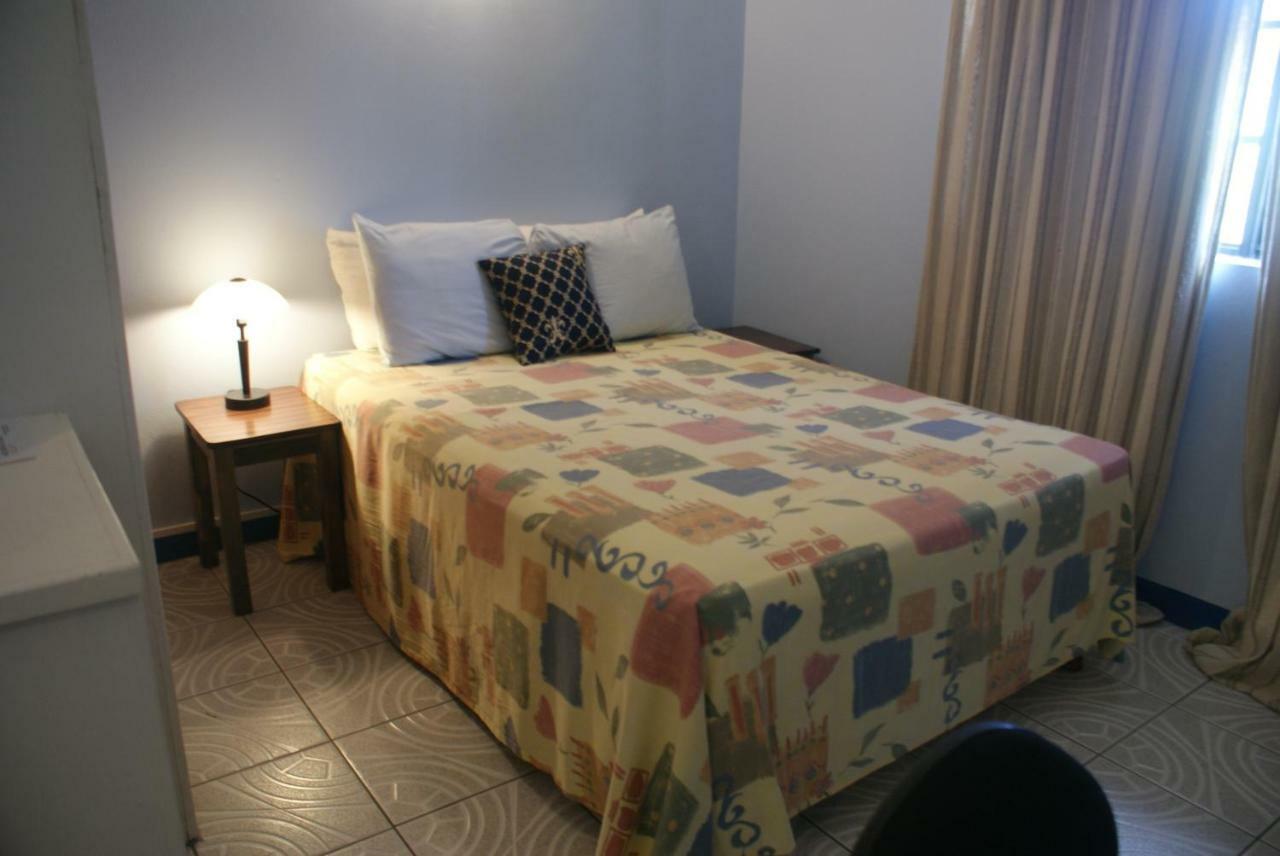 Cool Running Apartments St. George's Экстерьер фото