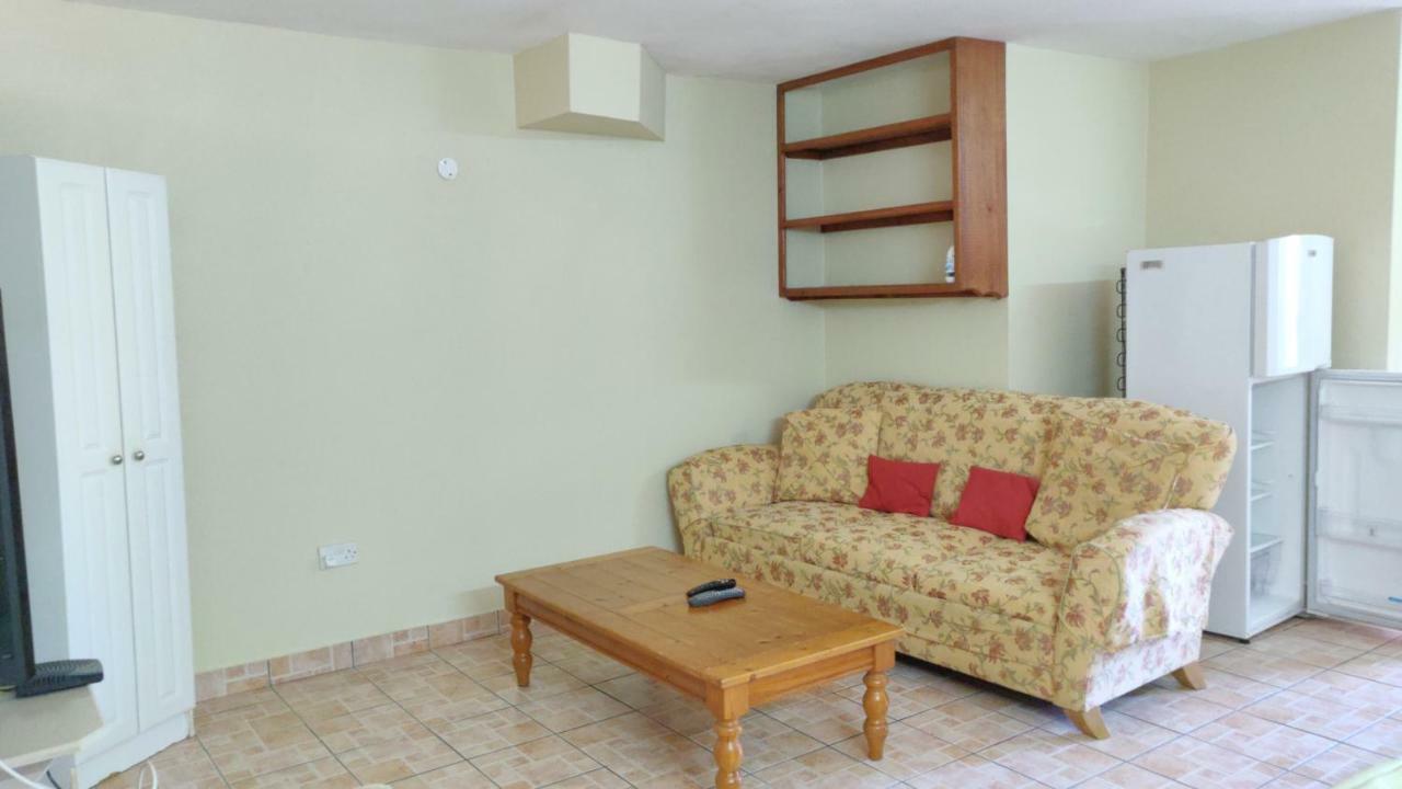 Cool Running Apartments St. George's Экстерьер фото